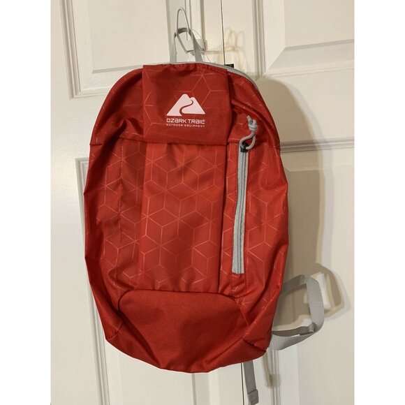 New Ozark Trail Hiking Lightweight Day Pack 10L Backpack Red NWT - Picture 3 of 9